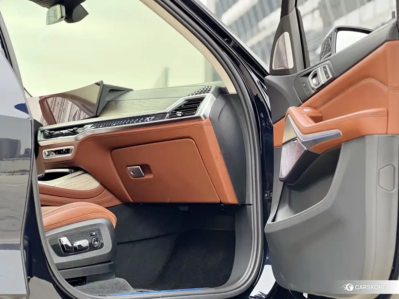 BMW X7 2023 Черный из Китая, фото 2