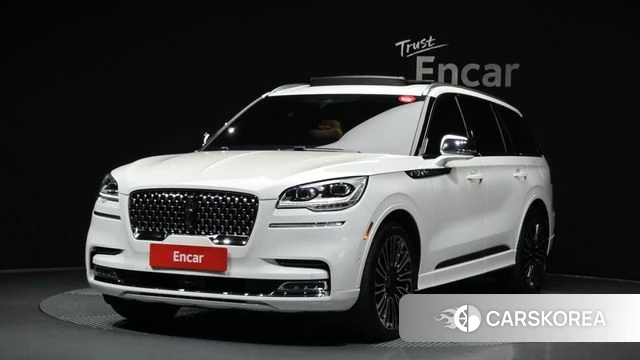 Lincoln Aviator 2nd generation 2022 Белый из Кореи