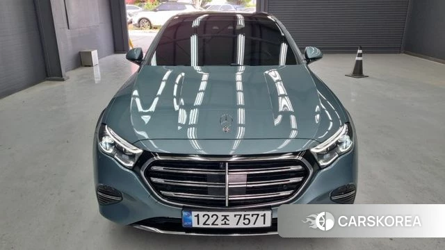 Mercedes-Benz E-Class W214 2024 Цвет галактики из Кореи