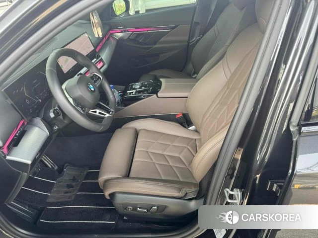 BMW 5 Series (G60) 2025 Серый из Кореи