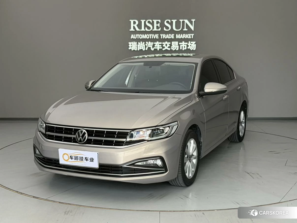 Volkswagen Bora 2020 Шампань из Китая
