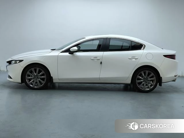 Mazda 3 Angkesaila 2021 Белый из Китая