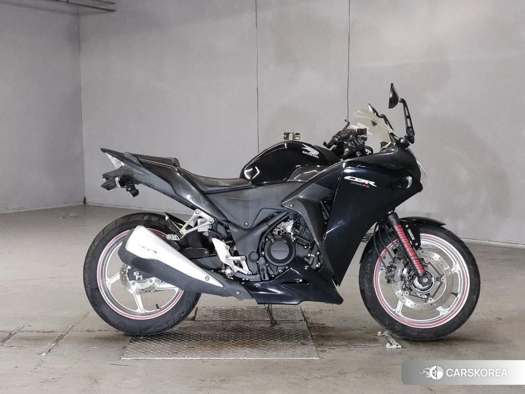 Проданный Honda CBR250R 2011 из Японии, фото 2