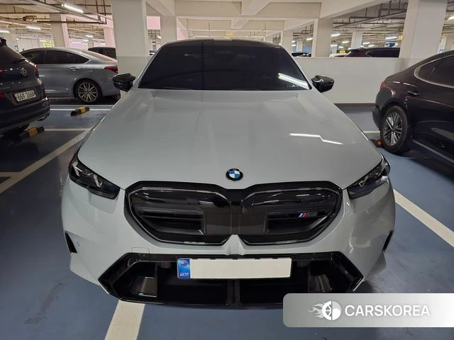 BMW M5 (G90) 2026 Цвет галактики из Кореи