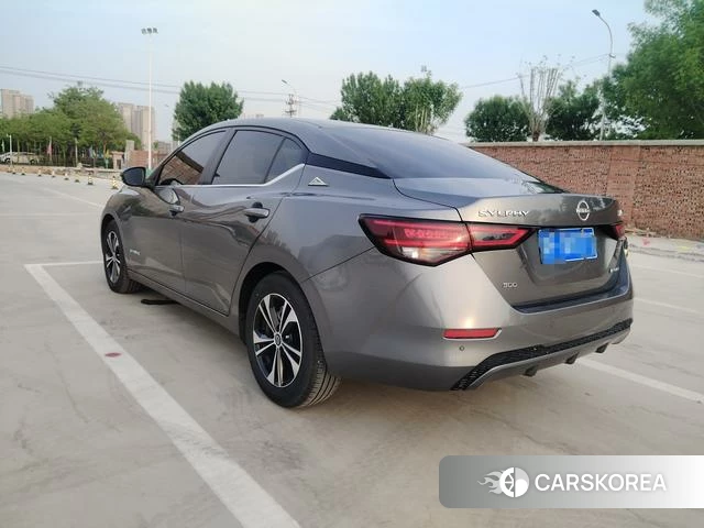 Nissan Xuan Yi 2022 Темно-серый из Китая