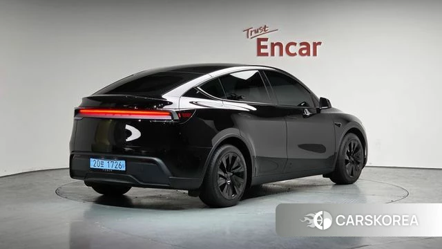 Tesla Model Y 2025 Черный из Кореи