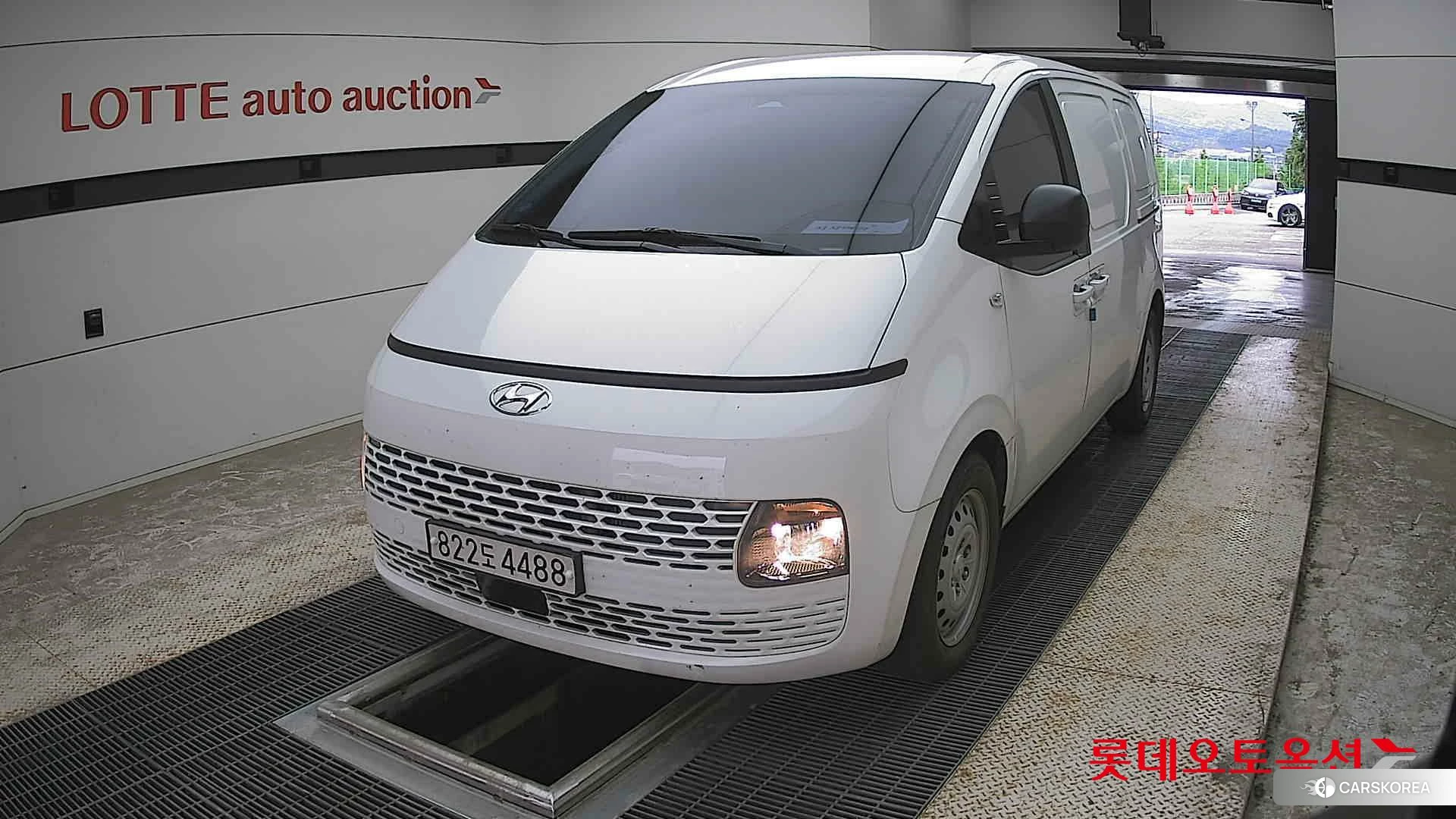 Hyundai Staria 2022 Белый из Кореи