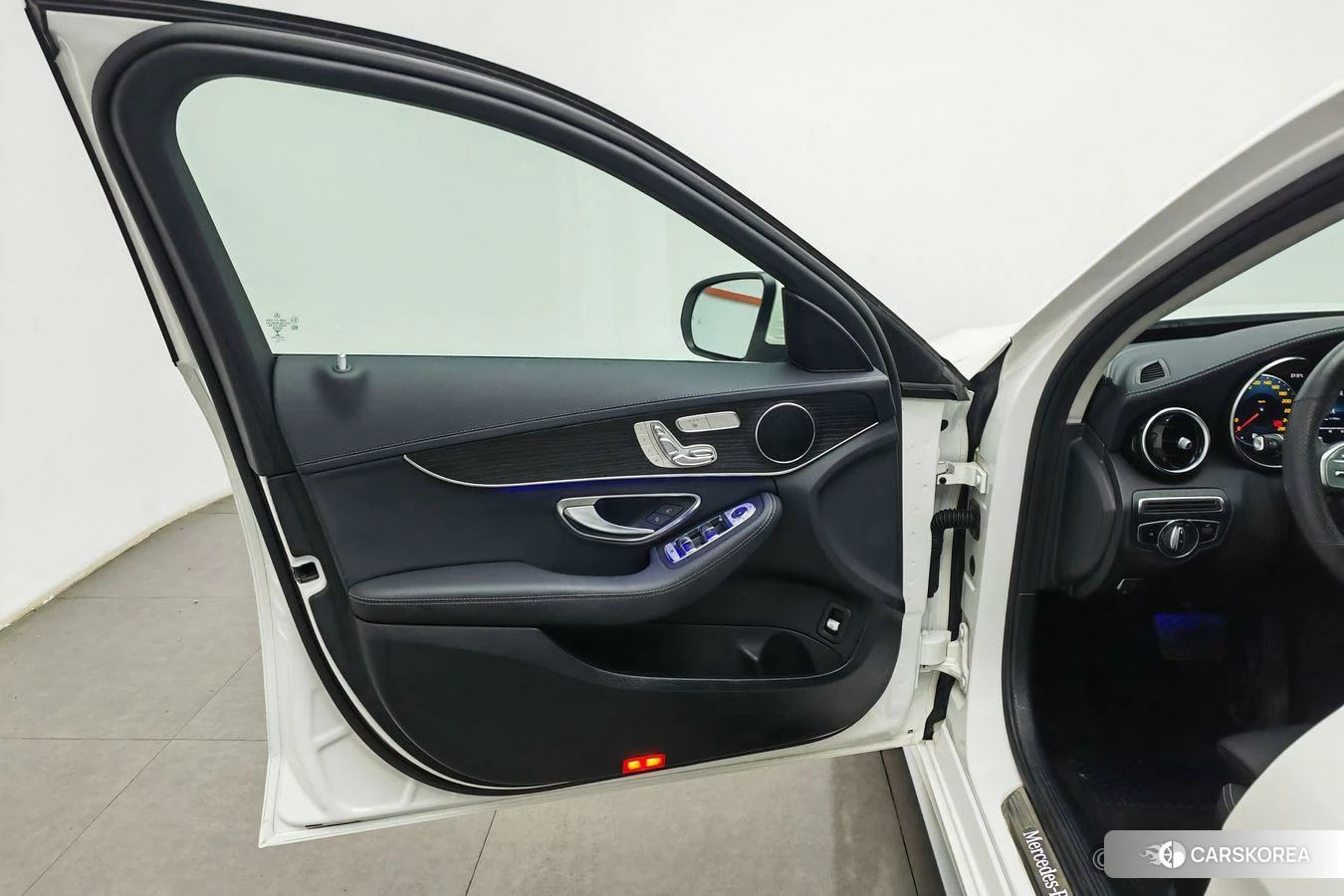 Mercedes-Benz Class C 2020 Белый из Китая