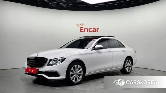 Mercedes-Benz E-Class W213 2019 Белый из Кореи