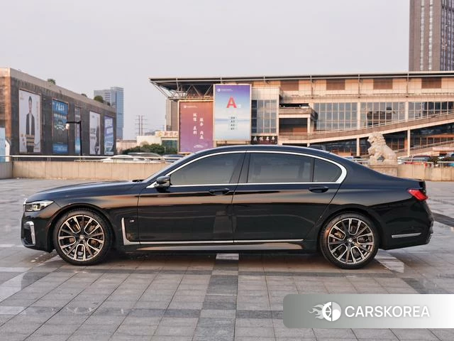 BMW 7 series 2022 Черный из Китая