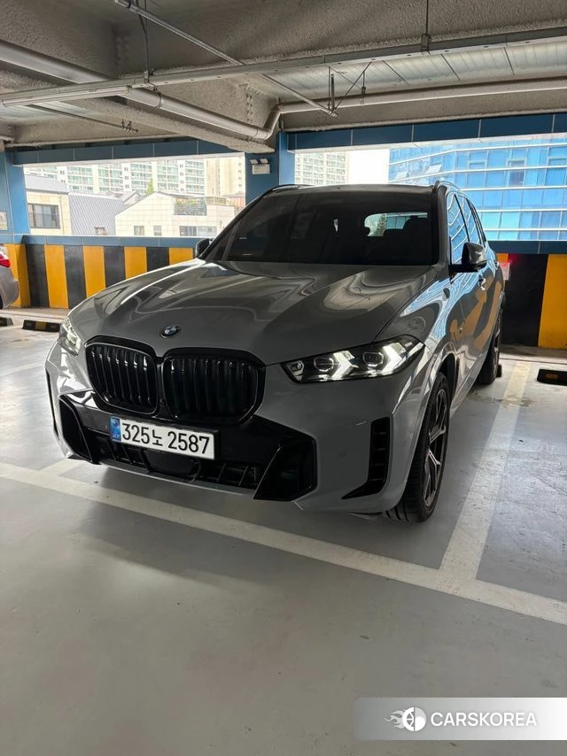 BMW X5 (G05) 2026 Светло-серебряный цвет из Кореи
