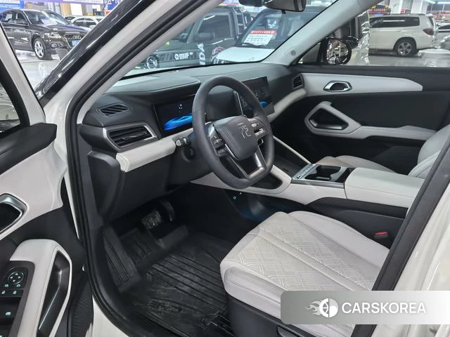 BYD Yuan UP 2025 Белый из Китая