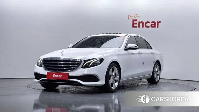 Mercedes-Benz E-Class W213 2018 Белый из Кореи