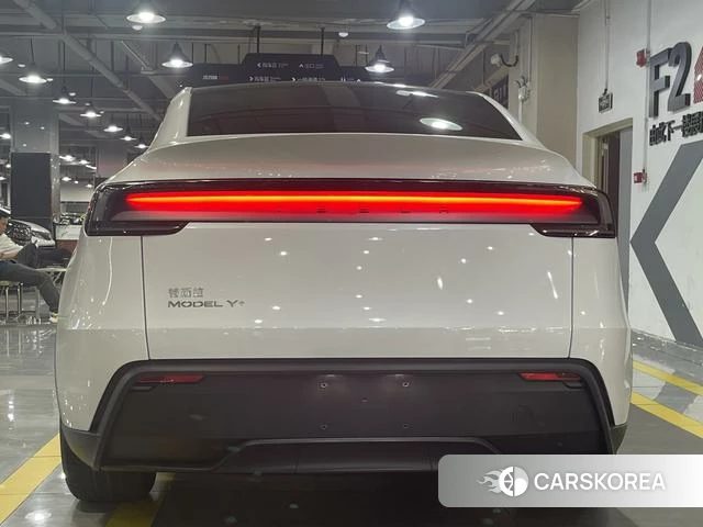 Tesla Model Y 2026 Белый из Китая