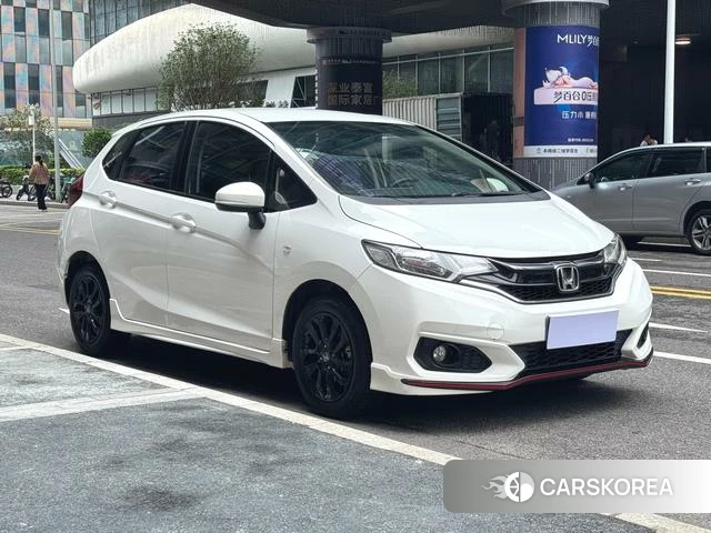 Honda Fit 2019 Белый из Китая