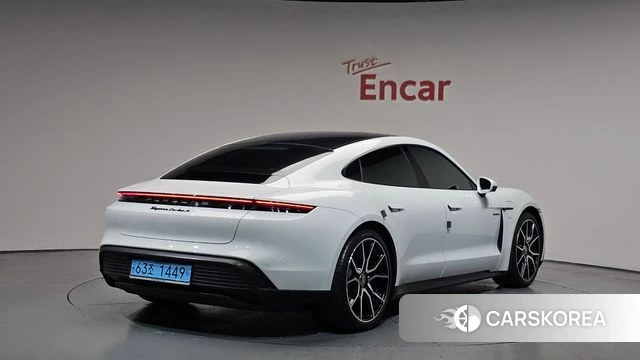 Porsche Taycan 2023 Белый из Кореи