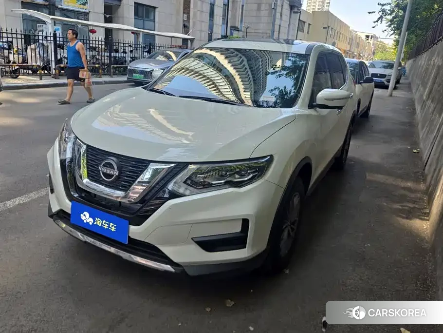 Nissan Qijun 2025 Белый из Китая