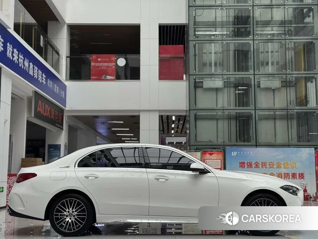Mercedes-Benz Class C 2023 Белый из Китая