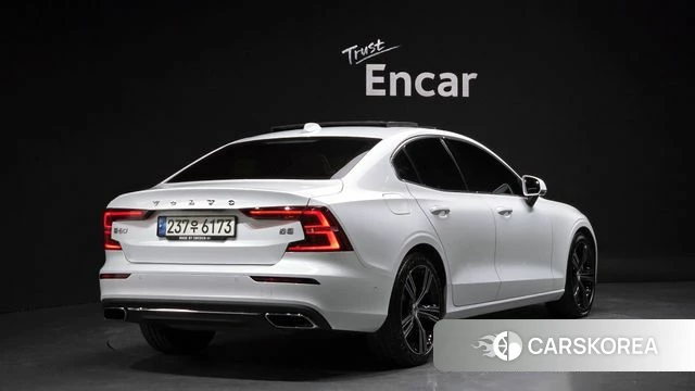 Volvo S60 3rd generation 2021 Белый из Кореи