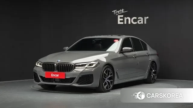 BMW 5 Series (G30) 2022 Серебристо-серый из Кореи