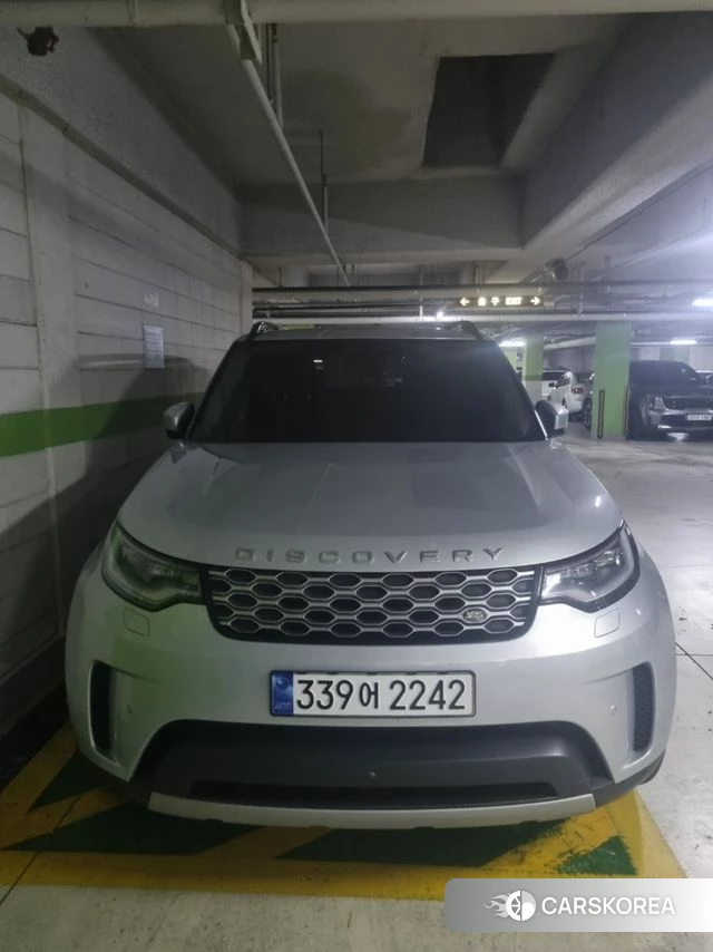 Land Rover Discovery 5 2023 Серебряный из Кореи