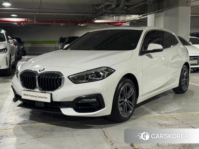 BMW 1 Series (F40) 2023 Белый из Кореи