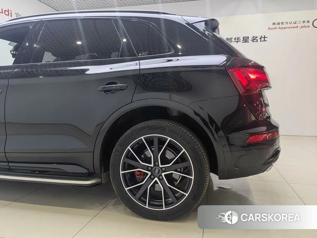 Audi Q5L 2024 Черный из Китая