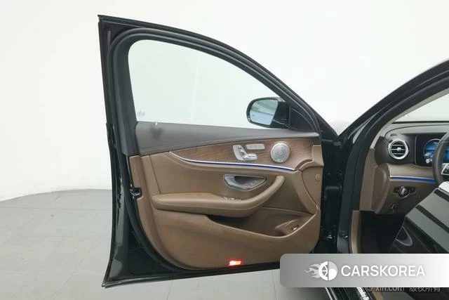 Mercedes-Benz E-class 2023 Черный из Китая