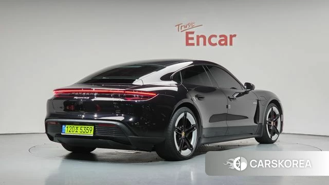 Porsche Taycan 2025 Черный из Кореи