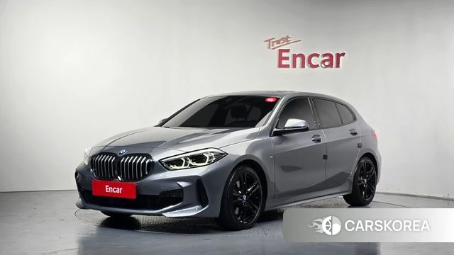 BMW 1 Series (F40) 2022 Серебристо-серый из Кореи