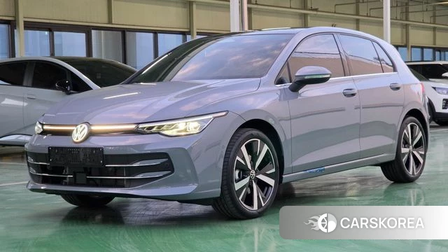 Volkswagen Golf 8th Generation 2026 Серебристо-серый из Кореи