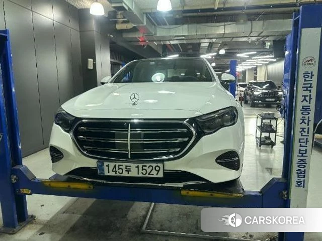 Mercedes-Benz E-Class W214 2025 Белый из Кореи