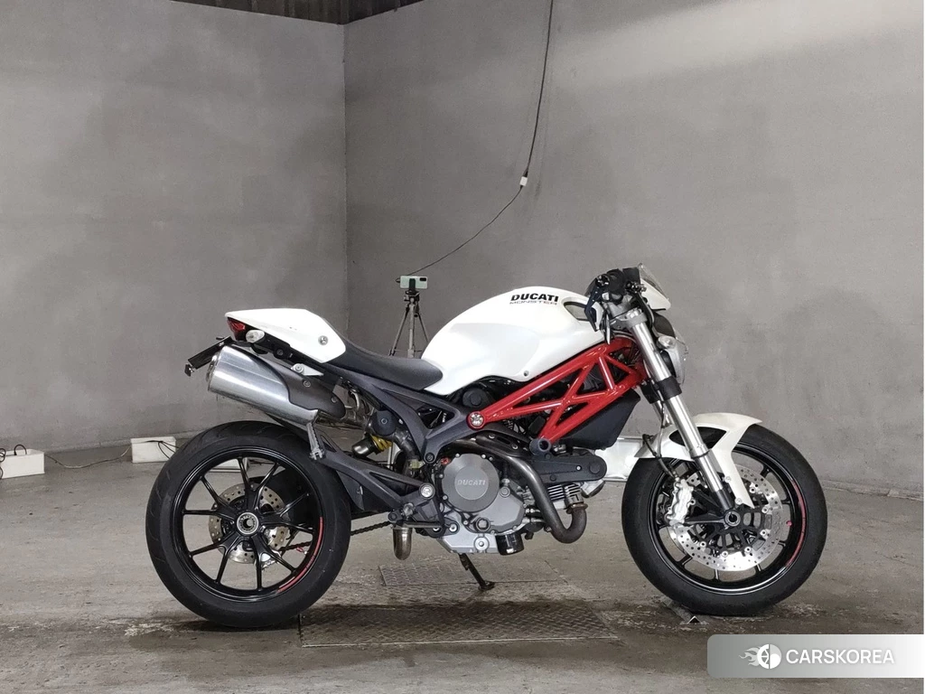 Проданный Ducati MONSTER 796 2011 из Японии, фото 2