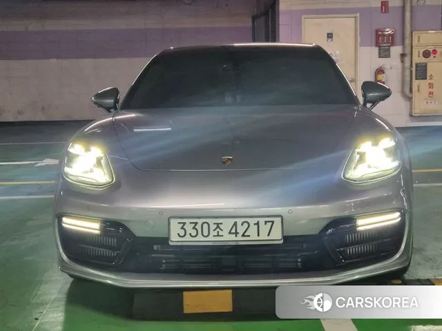 Porsche Panamera (971) 2020 Серебристо-серый из Кореи