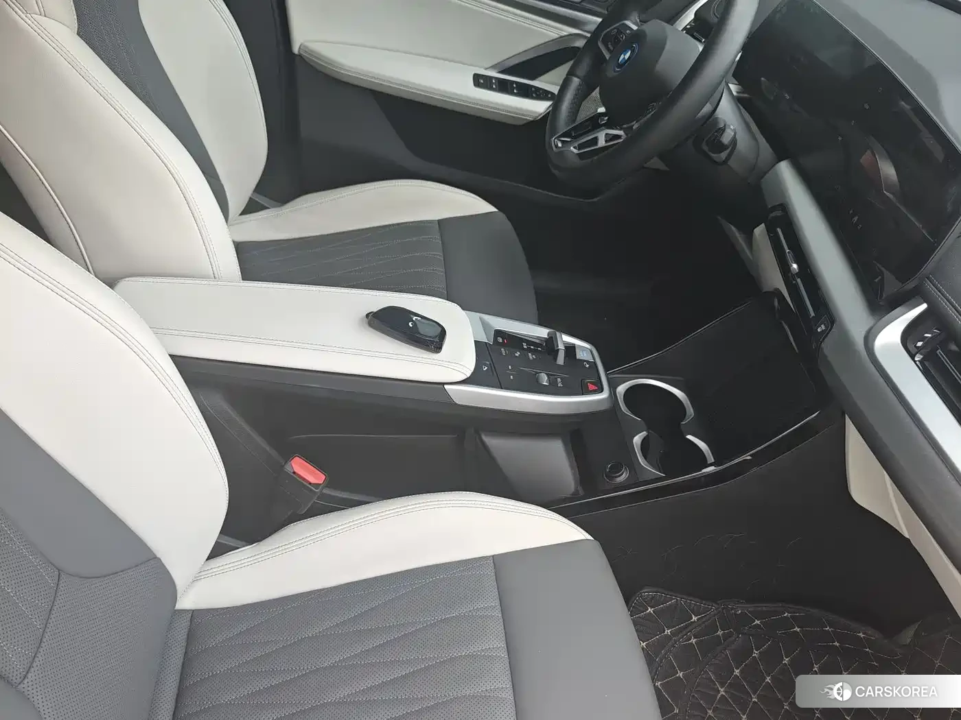 BMW iX1 2026 Черный из Китая