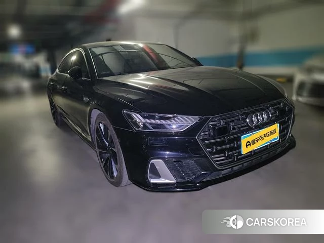 Audi A7L 2022 Черный из Китая