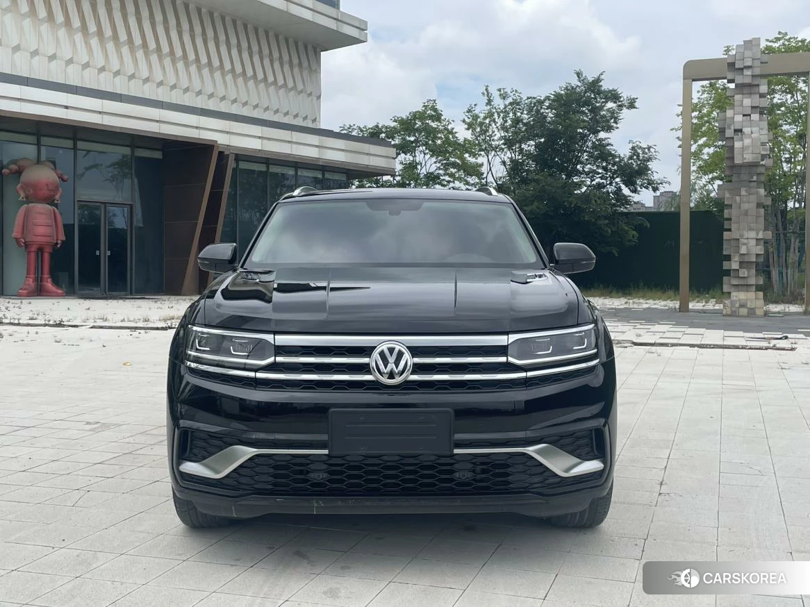 Volkswagen Tourang 2020 Черный из Китая