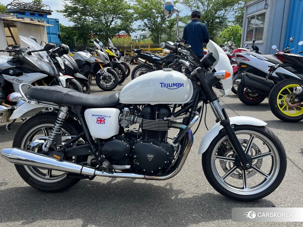 Проданный Triumph BONNEVILLE 2011 из Японии, фото 2