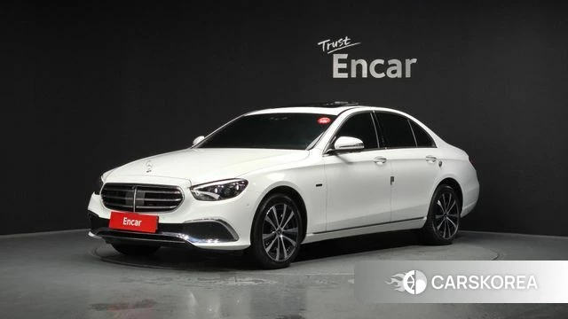 Mercedes-Benz E-Class W213 2021 Белый из Кореи