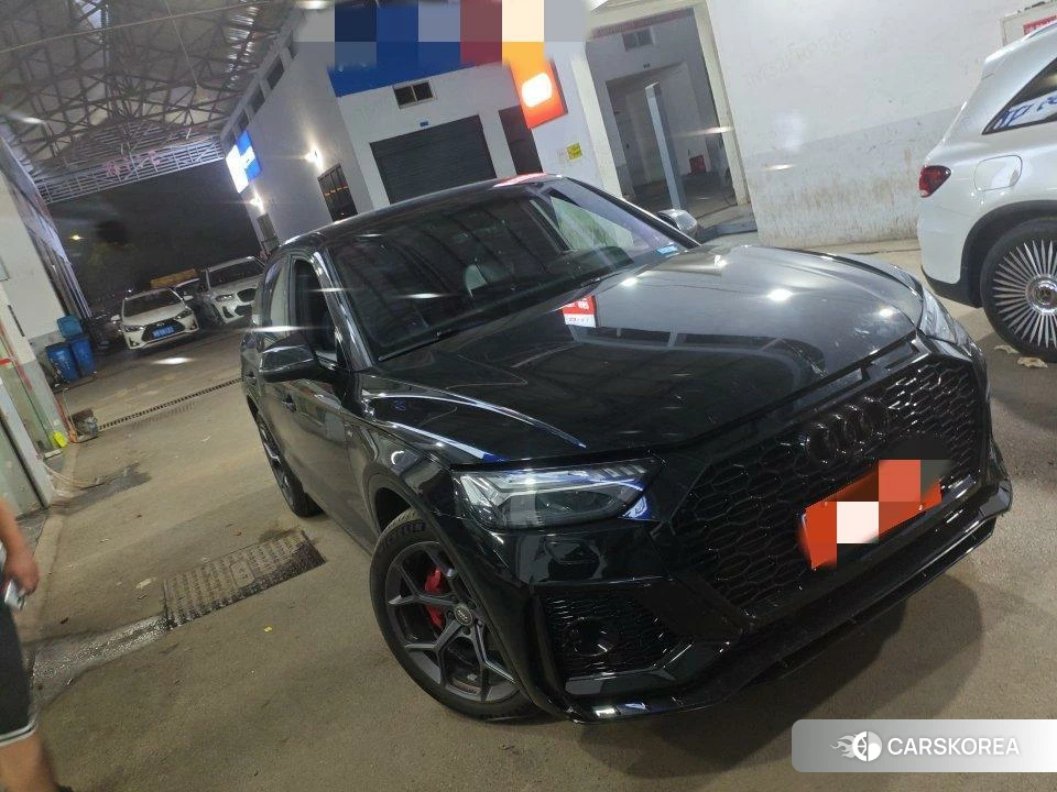 Audi Q5L Sportback 2020 Черный из Китая