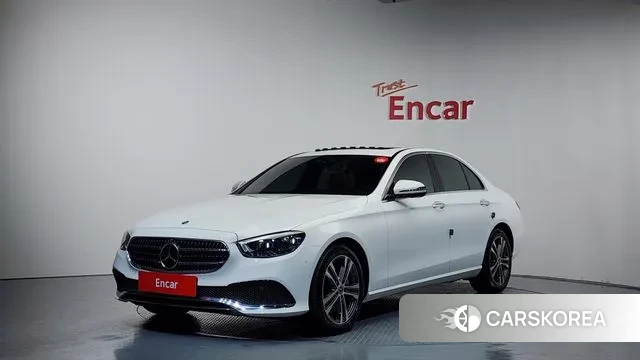 Mercedes-Benz E-Class W213 2021 Белый из Кореи