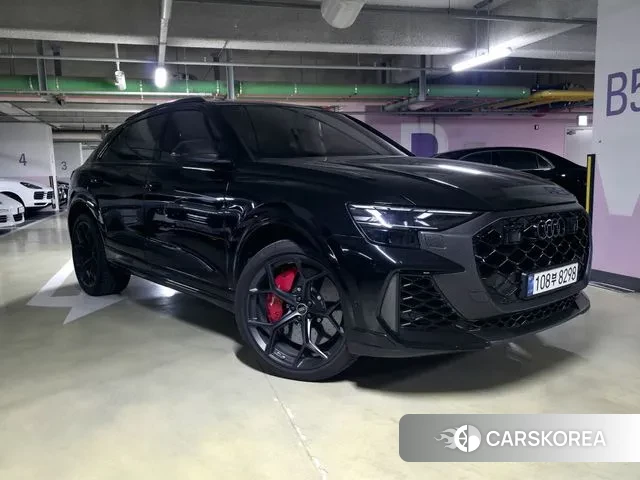 Audi RSQ8 (4M) 2025 Черный из Кореи