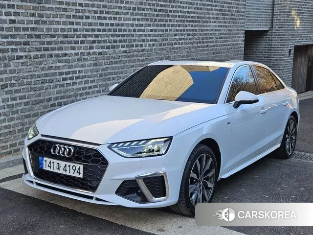 Audi A4 (B9) 2023 Белый из Кореи