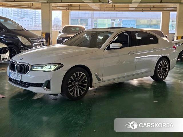 BMW 5 Series (G30) 2023 Белый из Кореи
