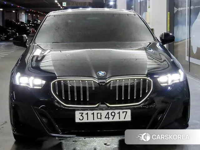 BMW 5 Series (G60) 2024 Черный из Кореи