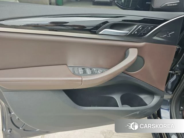 BMW iX3 2023 Черный из Китая