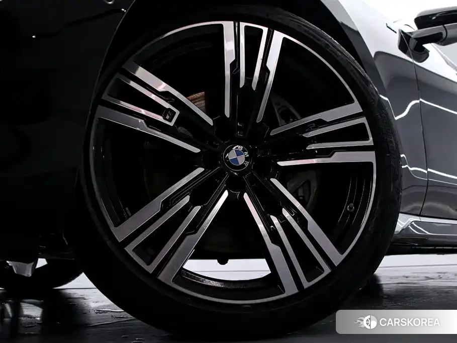 BMW 7 series 2025 Синий из Китая
