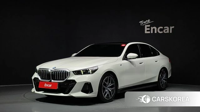 BMW 5 Series (G60) 2025 Белый из Кореи