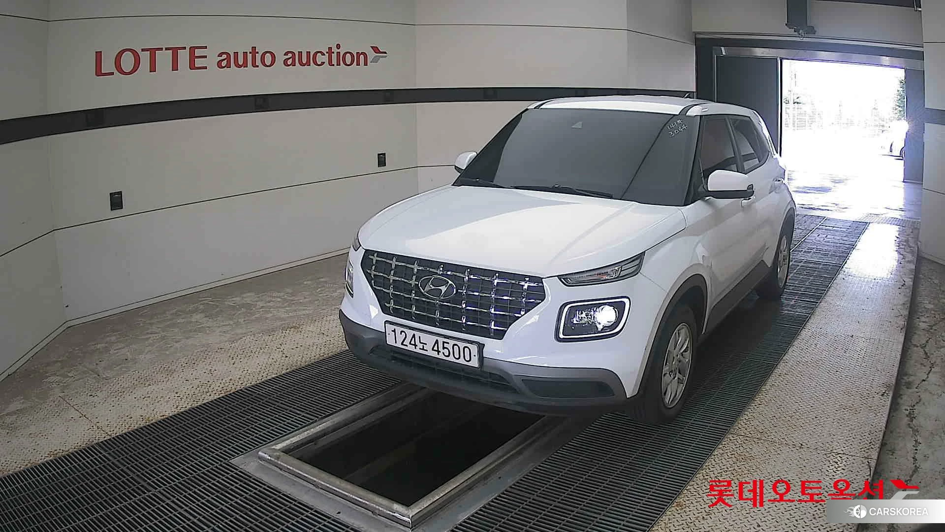 Hyundai Venue 2022 Белый из Кореи