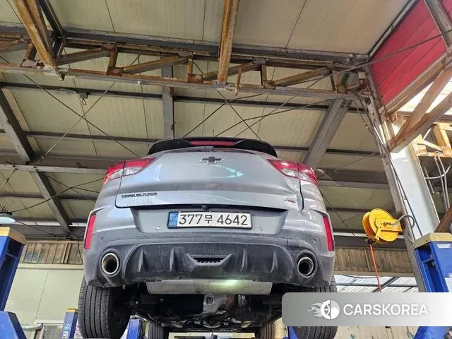 Chevrolet (GM Daewoo) Trailblazer 2022 Серый из Кореи